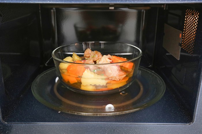 Lò vi sóng có nướng Samsung MG23J5133AM/SV-N 23 lít Màu Đen