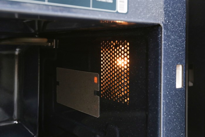 Lò vi sóng có nướng Samsung MG23J5133AM/SV-N 23 lít Màu Đen