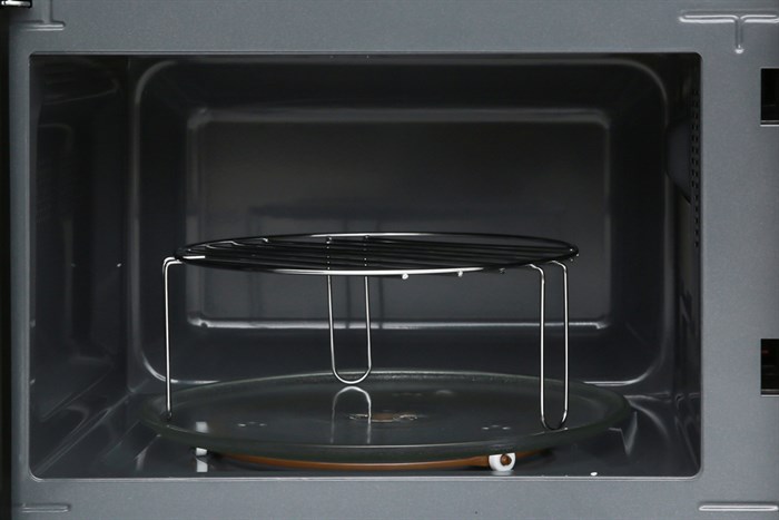 Lò vi sóng có nướng Electrolux EMG23K38GB 23 lít Màu Bạc