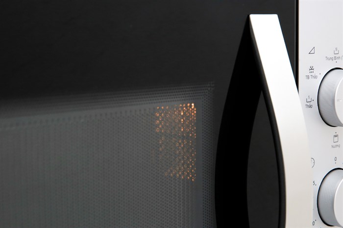 Lò vi sóng có nướng Electrolux EMG23K38GB 23 lít Màu Bạc