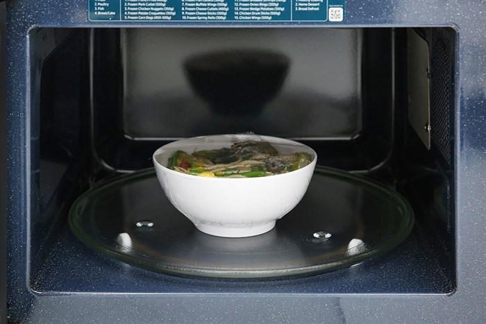 Lò vi sóng có nướng Samsung MG30T5018CK/SV 30 lít Màu Đen