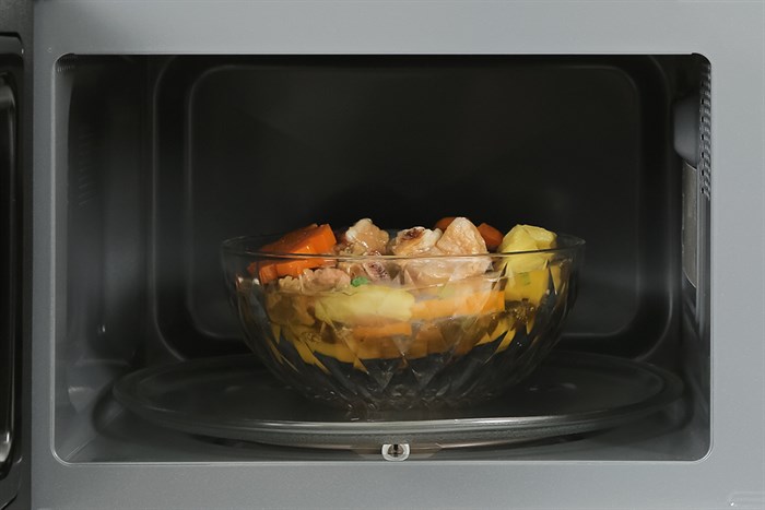 Lò vi sóng Electrolux EMG20K38GB 20L Màu Đen - Bạc