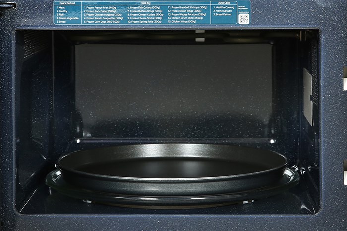 Lò vi sóng có nướng Samsung MG23T5018CK/SV 23 Lít Màu Đen