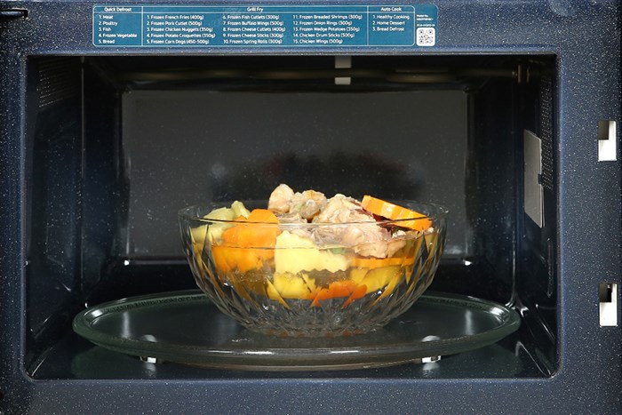 Lò vi sóng có nướng Samsung MG23T5018CK/SV 23 Lít Màu Đen