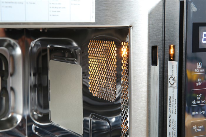 Lò vi sóng có nướng Panasonic NN-CT66MBYUE 27 lít Màu Đen