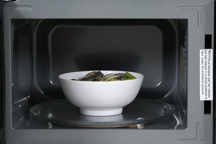 Lò vi sóng có nướng Electrolux EMG20K22B 20 lít Màu Đen