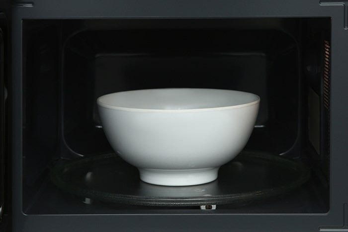 Lò vi sóng có nướng Electrolux EMG25D22BM 25 lít Màu Đen