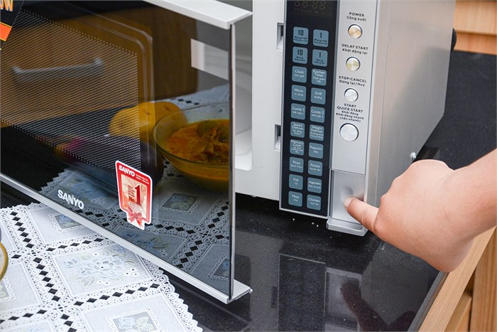 Lò vi sóng Sanyo EM-G3597VS 23 lít Màu Xám