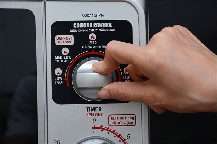 Lò vi sóng Sharp R-20A1(S)VN 22 lít Màu Đen - Xám