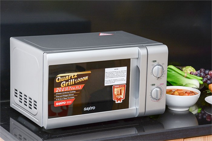 Lò vi sóng Sanyo có nướng EM-G2182V, 20 lít