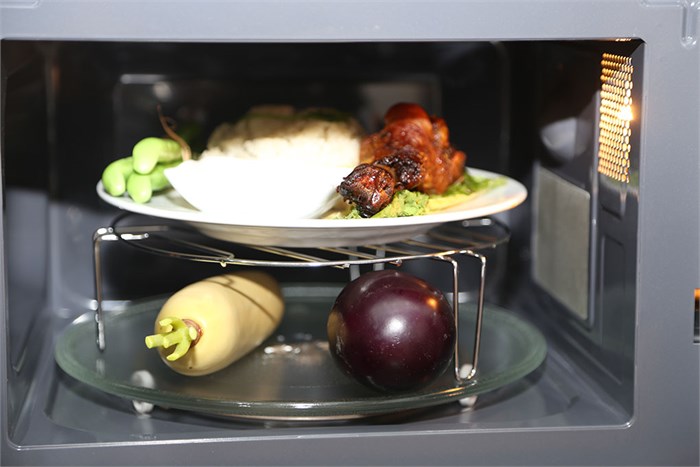 Lò vi sóng có nướng Sharp R-G272VN-S 20 lít Màu Bạc