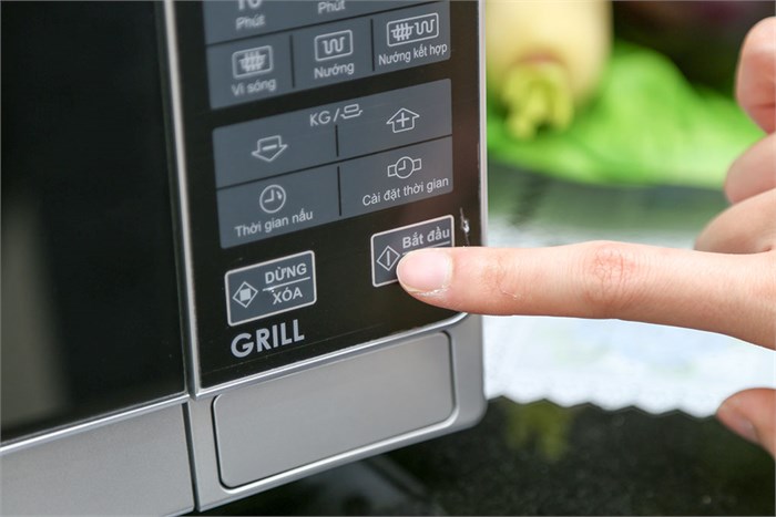 Lò vi sóng có nướng Sharp R-G272VN-S 20 lít Màu Bạc