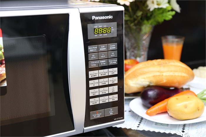 Lò vi sóng Panasonic PALM-NN-GT353MYUE 23 lít Màu Bạc