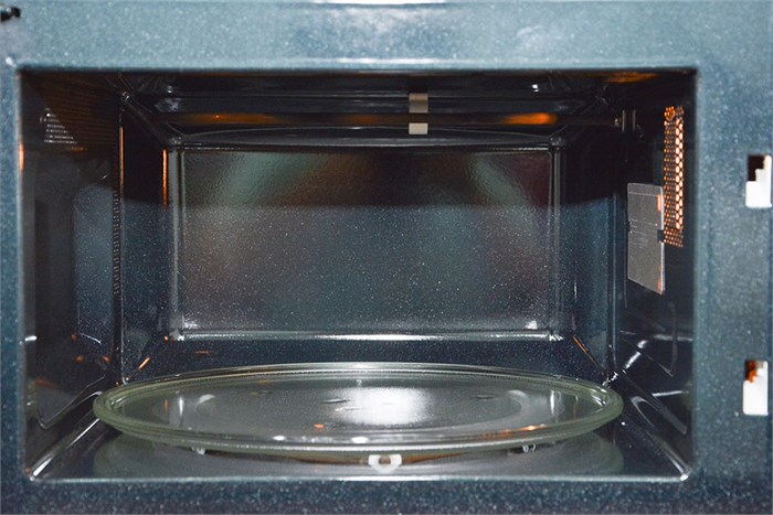 Lò vi sóng Samsung GE83DST-T1 23 lít Màu Đen - Bạc