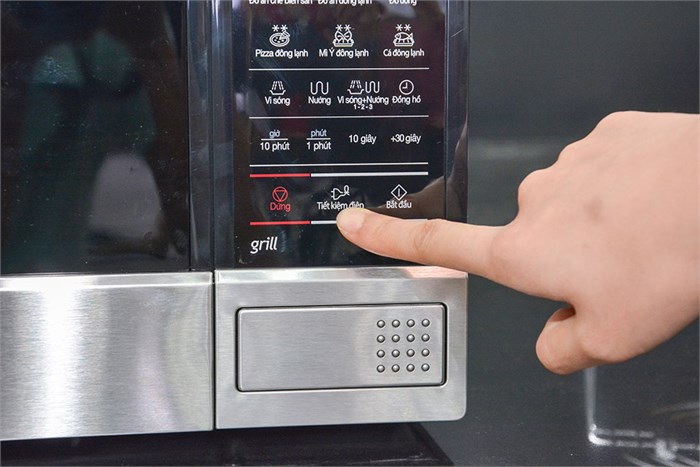 Lò vi sóng Samsung GE83DST-T1 23 lít Màu Đen - Bạc