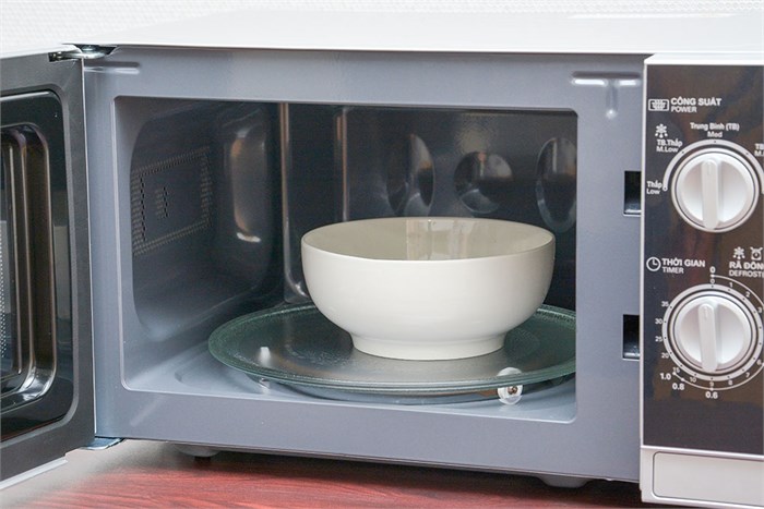 Lò vi sóng Sharp R-205VN(S) 20 lít Màu Đen - Xám