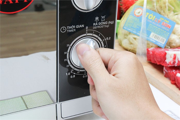 Lò vi sóng Sharp R-203VN-M 20 lít