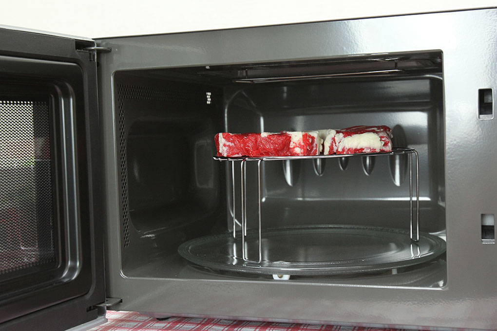 Lò vi sóng LG MH6342B 23 lít Màu Trắng - Đen