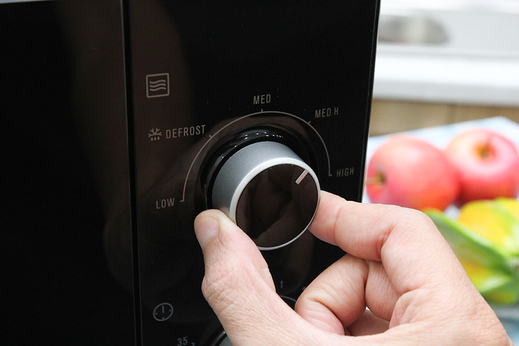 Lò vi sóng Electrolux 23 lít EMM2308X