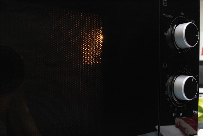 Lò vi sóng Electrolux EMM2308X 23 lít Màu Đen - Xám