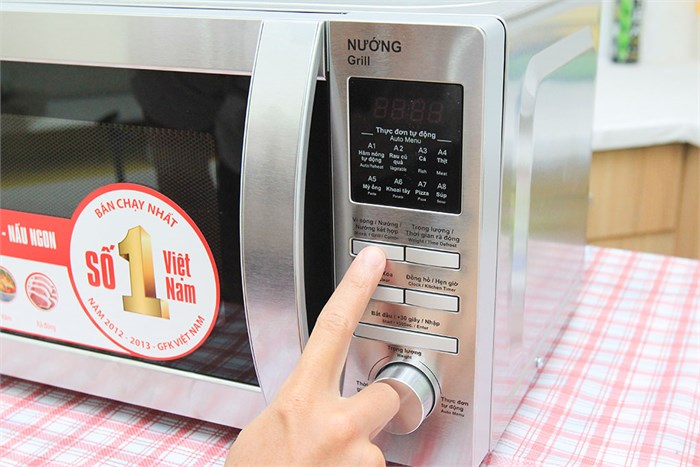 Lò vi sóng có nướng Sharp R-G620 VN (ST) 20 lít Màu Inox