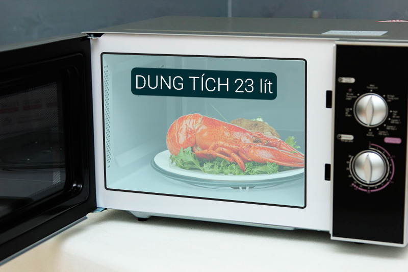 Khoang lò rộng rãi tiện dụng cùng lúc hâm hoặc nấu được nhiều thức ăn hơn