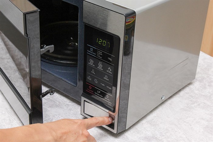 Lò vi sóng Samsung ME73M/XSV 20 lít Màu Xám