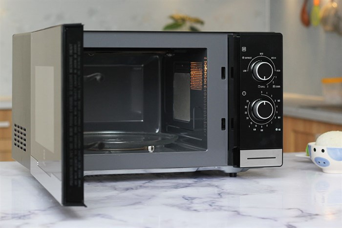 Lò vi sóng có nướng Electrolux EMM2318X 23 lít Màu Đen