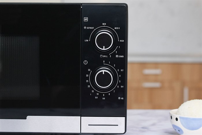 Lò vi sóng có nướng Electrolux EMM2318X 23 lít Màu Đen