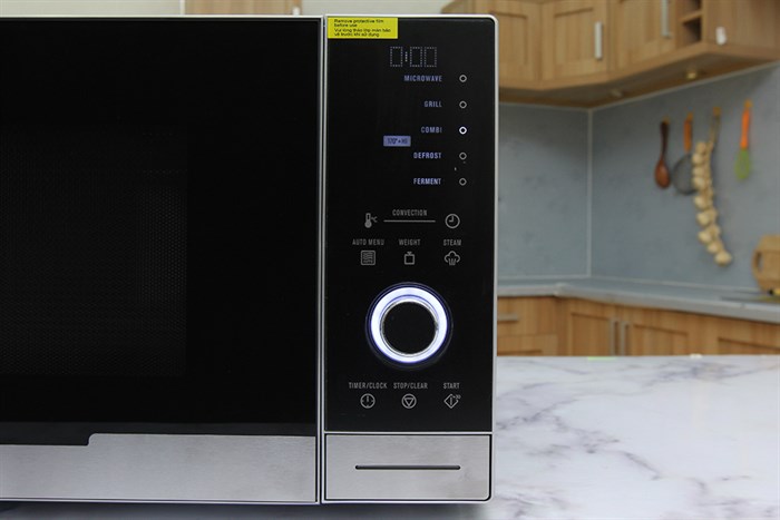 Lò vi sóng Electrolux EMS3087X 30 lít Màu Đen