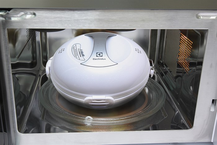 Lò vi sóng Electrolux EMS3087X 30 lít Màu Đen