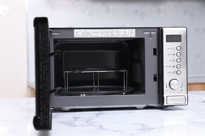 Lò vi sóng có nướng Electrolux EMS2027GX 20 lít Màu Xám
