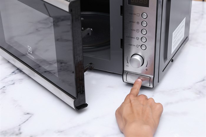 Dung tích 20 lít – Phù hợp cho gia đình 2 đến 3 người