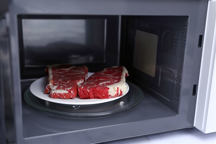 Lò vi sóng Electrolux EMM2322MW 23 lít Màu Trắng