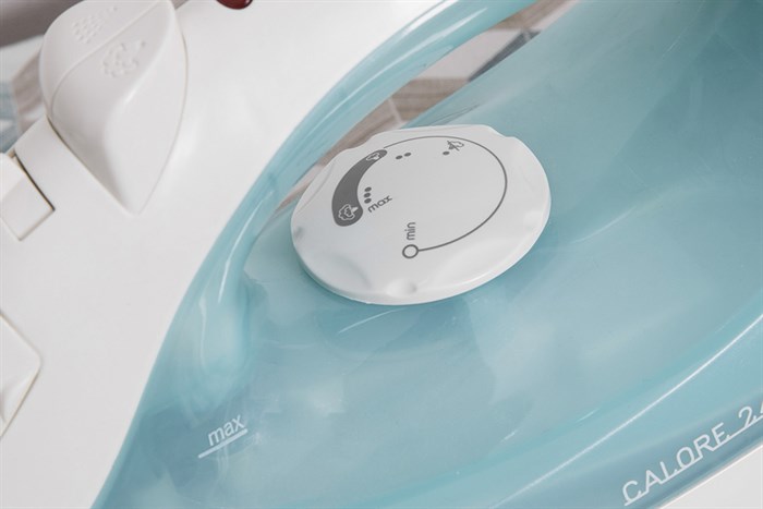 Bàn ủi hơi nước Tefal FV1424L0 1300W Màu Trắng - Xanh