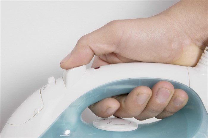 Bàn ủi hơi nước Tefal FV1424L0 1300W Màu Trắng - Xanh