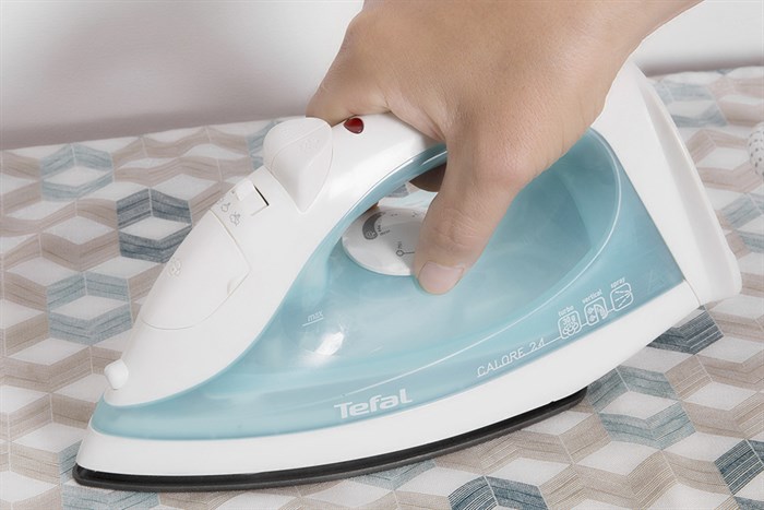 Bàn ủi hơi nước Tefal FV1424L0 1300W Màu Trắng - Xanh