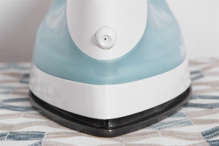 Bàn ủi hơi nước Tefal FV1424L0 1300W Màu Trắng - Xanh