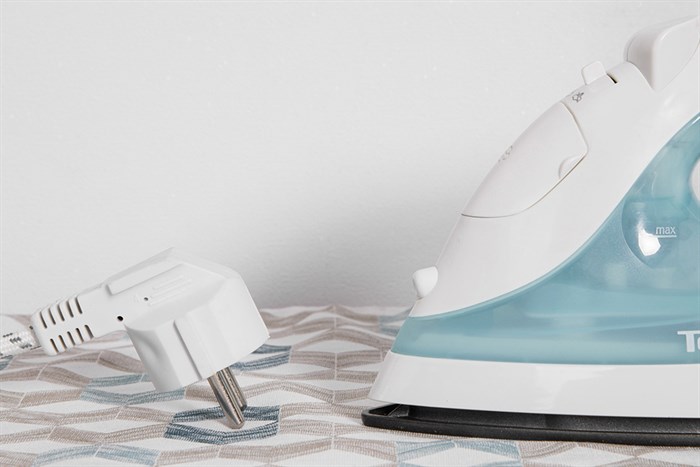 Bàn ủi hơi nước Tefal FV1424L0 1300W Màu Trắng - Xanh