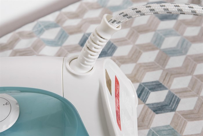 Bàn ủi hơi nước Tefal FV1424L0 1300W Màu Trắng - Xanh