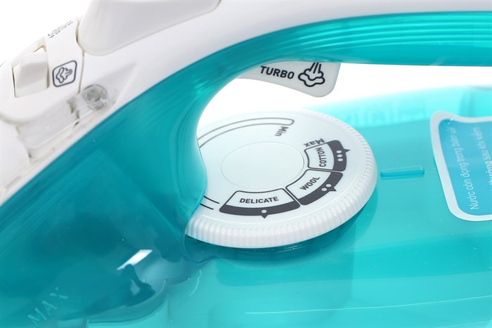 Bàn ủi hơi nước Tefal FV3910E0 2400W Màu Trắng - Xanh
