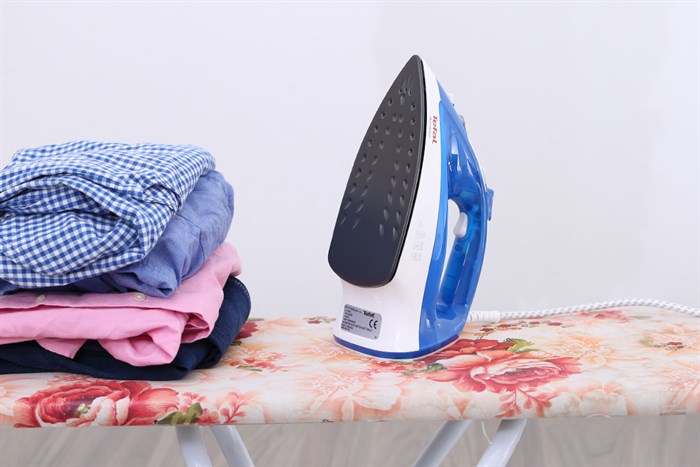 Bàn ủi hơi nước Tefal FV1520L0 2290W Màu Xanh Dương
