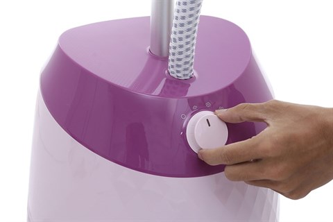 3 mức điều chỉnh hơi nước với công suất lớn 1600 W trên bàn ủi hơi nước đứng Philips GC514