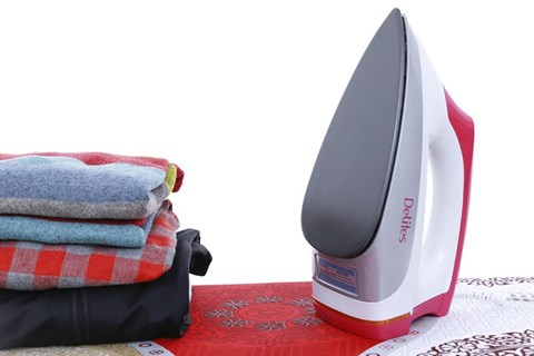 Bàn ủi khô Delites BUK03 Hồng