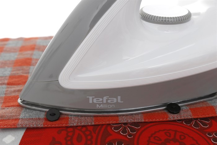 Bàn ủi khô Tefal FS2610L0 1200W Màu Trắng - Xám