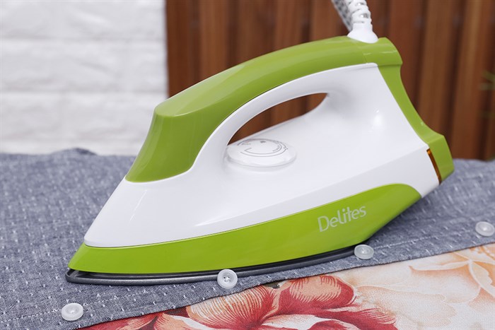 Bàn ủi khô Delites BUK03 Màu Xanh lá