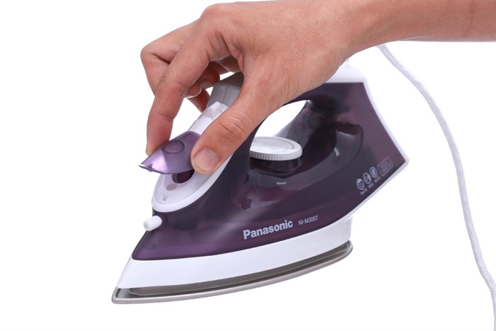 Bàn ủi hơi nước Panasonic NI-M300TVRA 1800W Màu Tím
