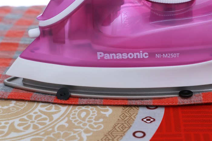 Bàn ủi hơi nước Panasonic NI-M250TPRA 1550W Màu Tím