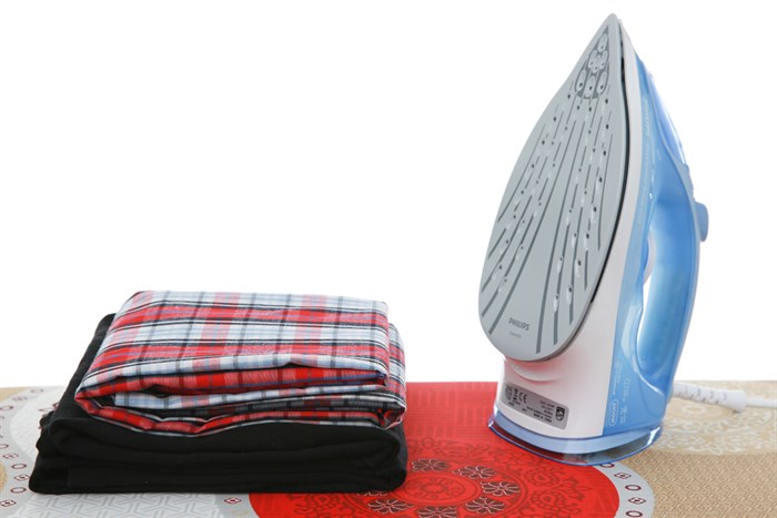 Bàn ủi hơi nước Philips GC2676 2400W Màu Xanh Dương