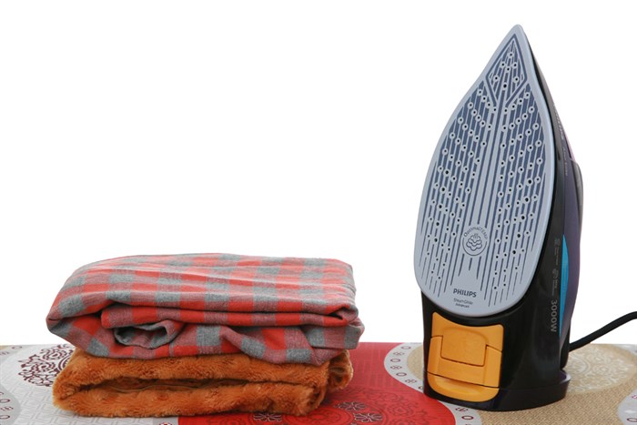 Bàn ủi hơi nước Philips Azur Elite (GC5039) 3000W Màu Đen - Tím